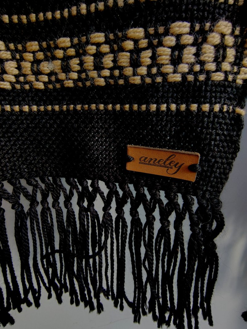 Ponchos Curico tejidas en telar artesanales